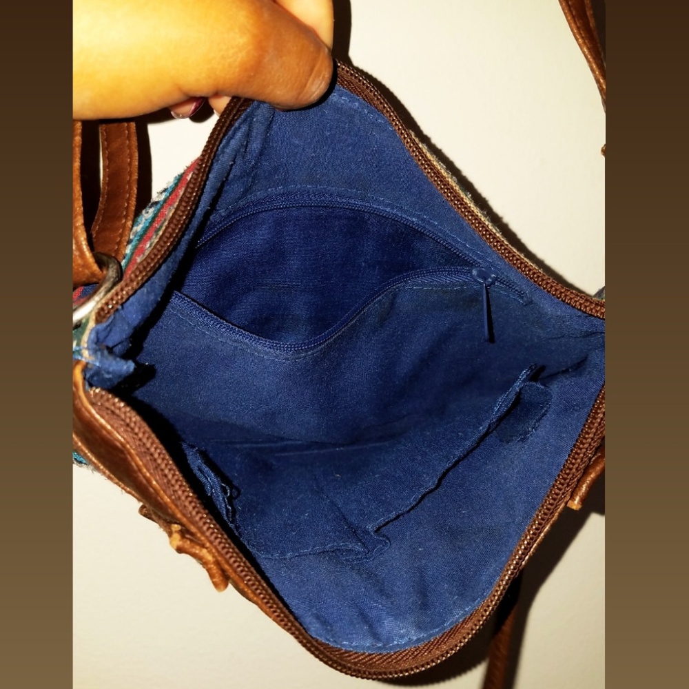 Payless Cross Body - Picture 4 of 6